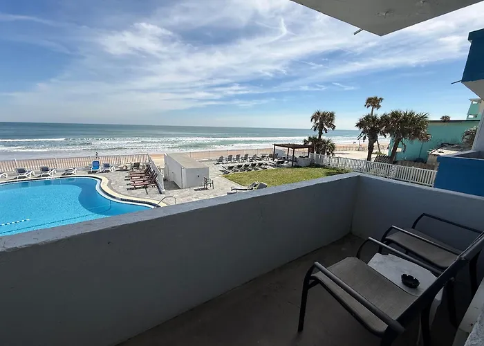 Motel: Driftwood Beach Motel